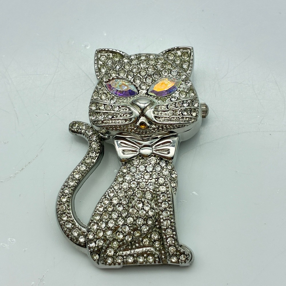 Geneva Elite Silver Rhinestone Cat Flip Top Watch Brooch Japan Quartz 92032